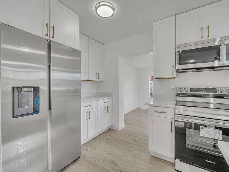 1224 Helen St — Photo 14
