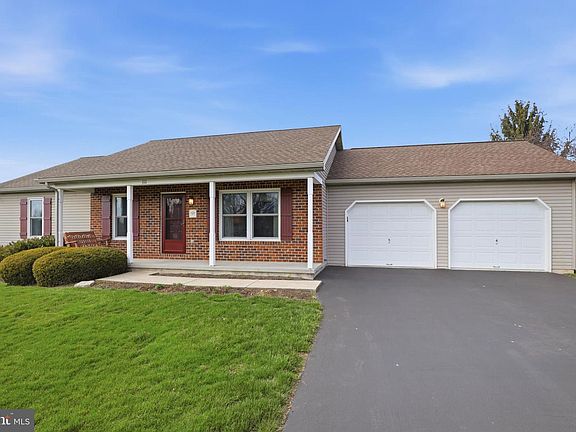 2nd image of 111 Farmingdale Ln