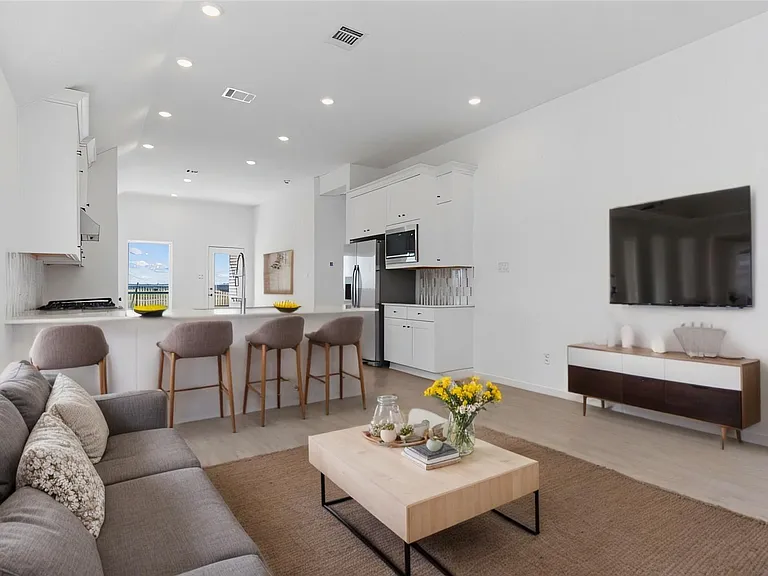 27531 Sunterra Village Dr — Photo 11
