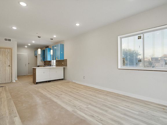 5th image of 3727 Lancaster Ave #300