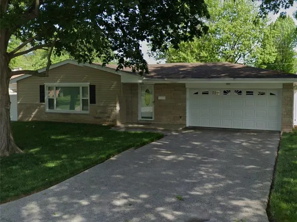 29 Cranbrook Dr, Swansea, IL 62226