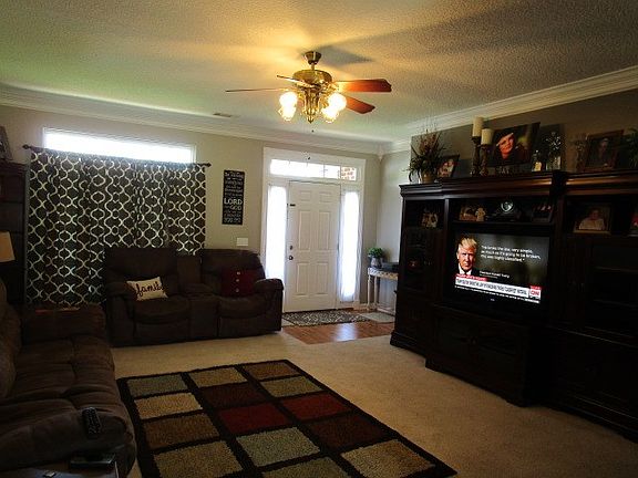3rd image of 605 S Herrington St