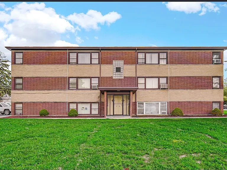9641 S Pulaski Rd #GE — Photo 1