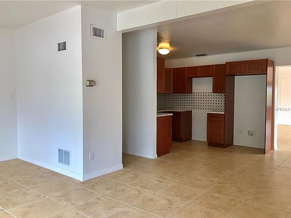 5th image of 8508 Grapefruit Ave