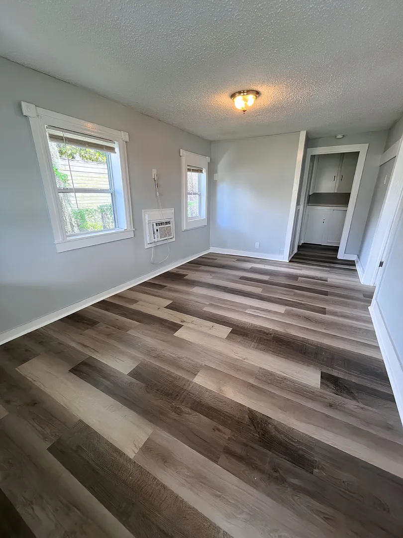Stand-Alone 1BR Cottage Home Near Downtown Zephyrhills! — Photo 4