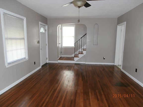 3rd image of 944 Kelton Ave