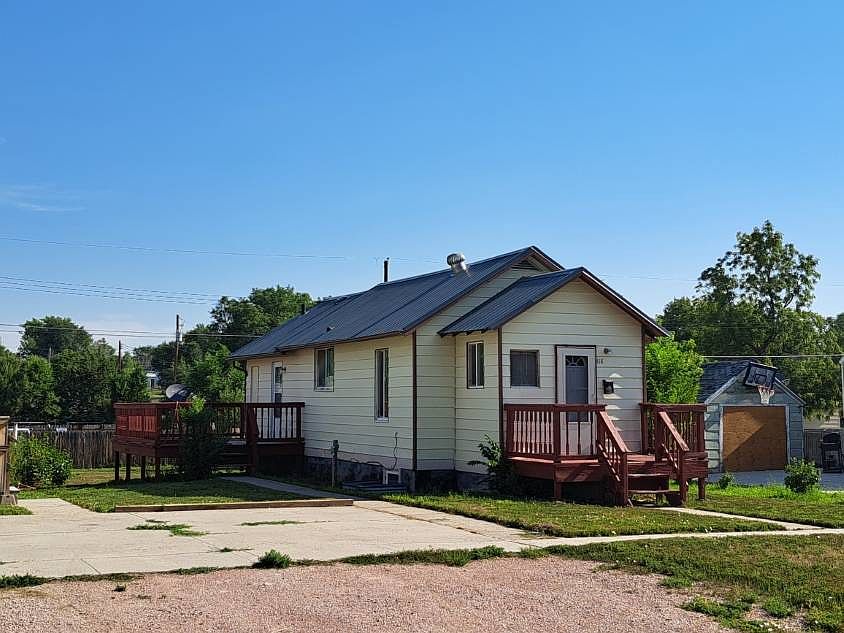 1st image of 418 W Niobrara Ave