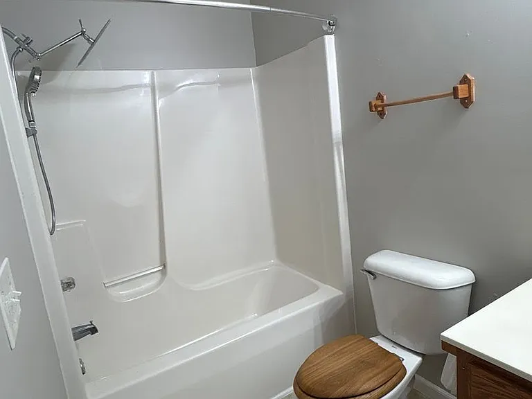 479 Indian Springs Cir — Photo 18