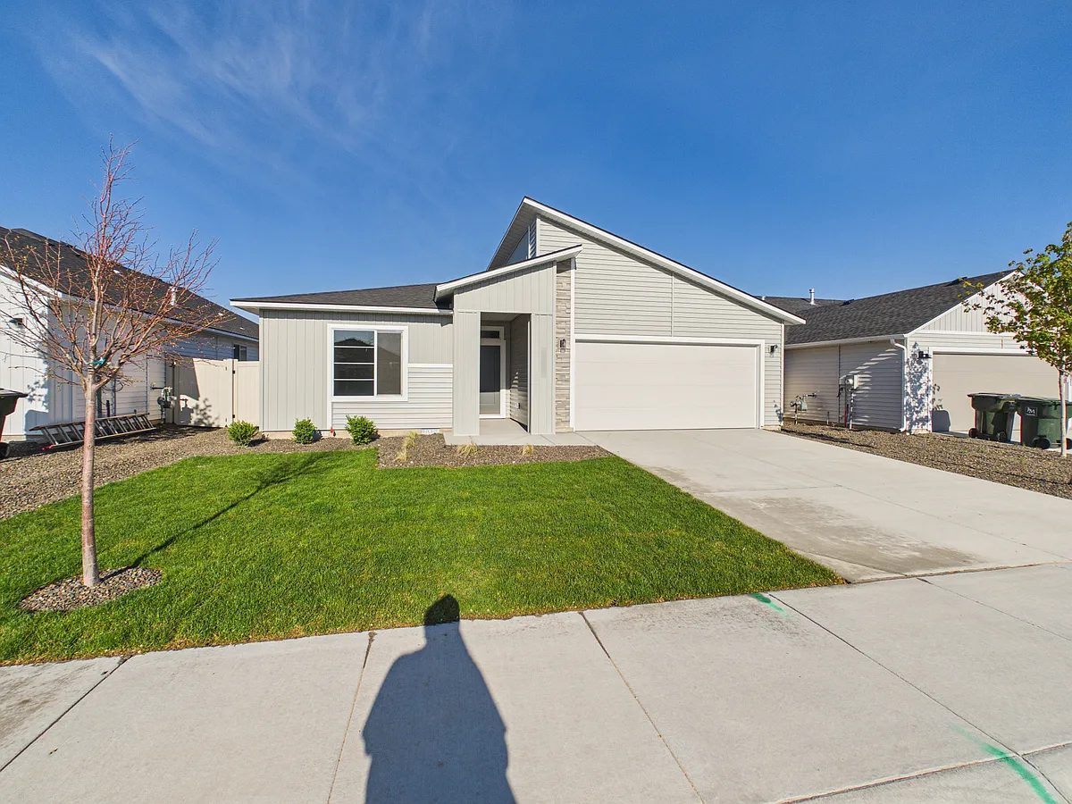 Building Photo - 7413 S Menzingers Ave