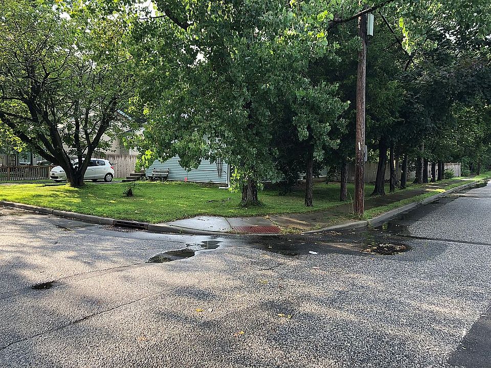 2nd image of 22 Idlewood Ave
