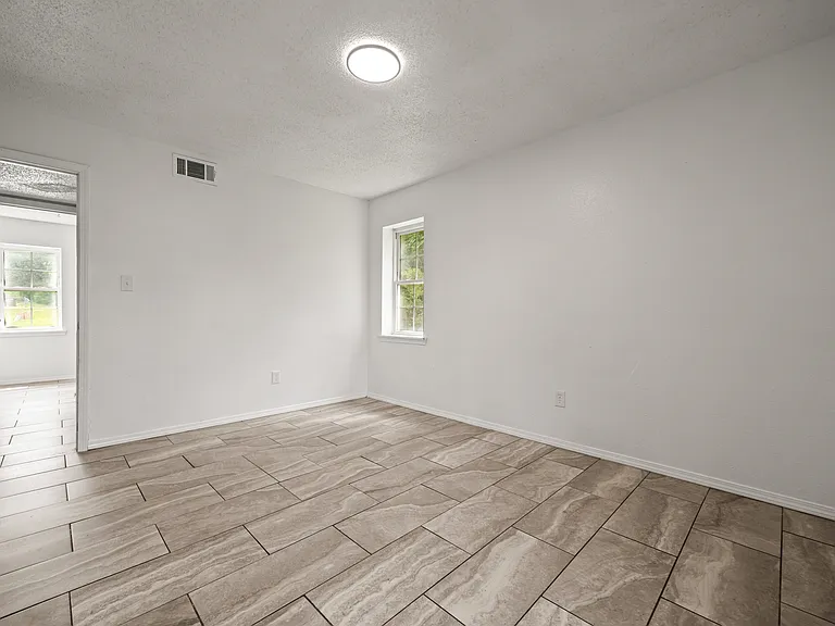 849 Elm St — Photo 45