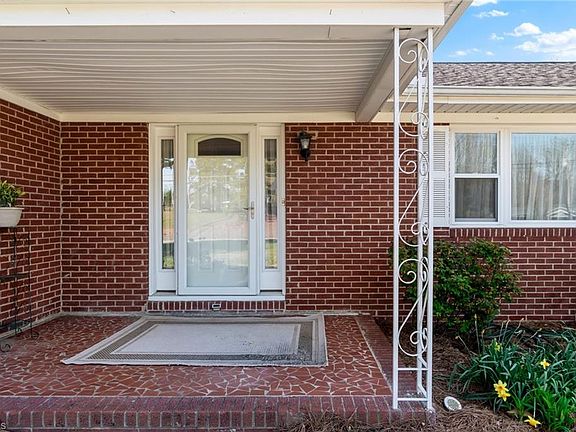 5th image of 3291 Burton Rd