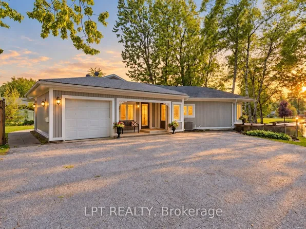 204 The Queensway S, Georgina, ON L4P 2A6