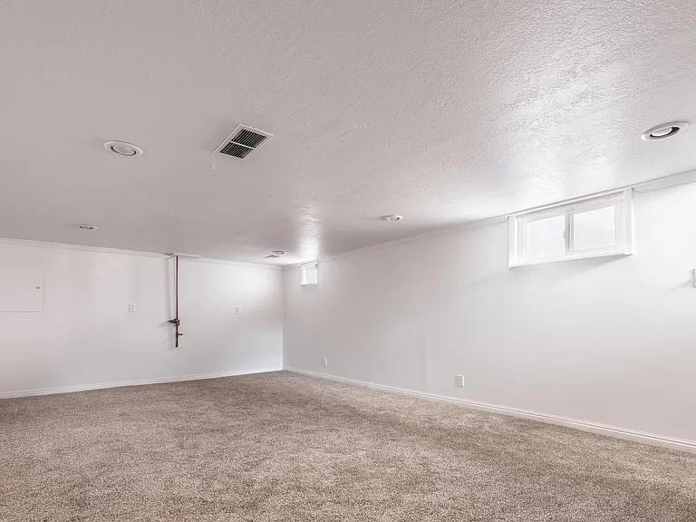 1620 E Downington Ave — Photo 24