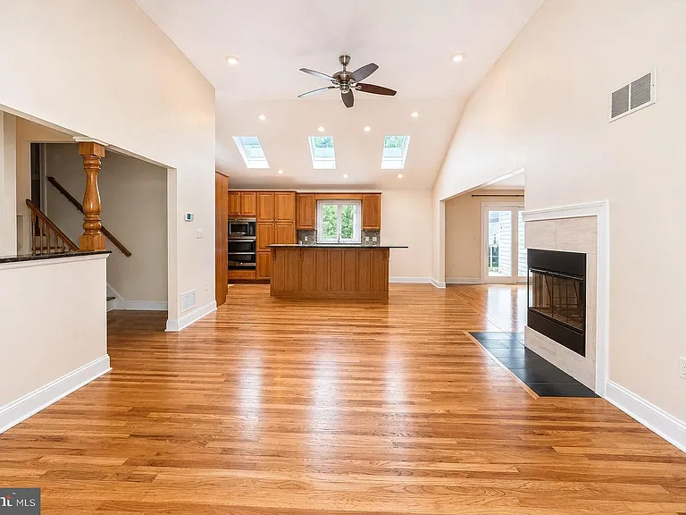 947 Cherry Hill Rd — Photo 5