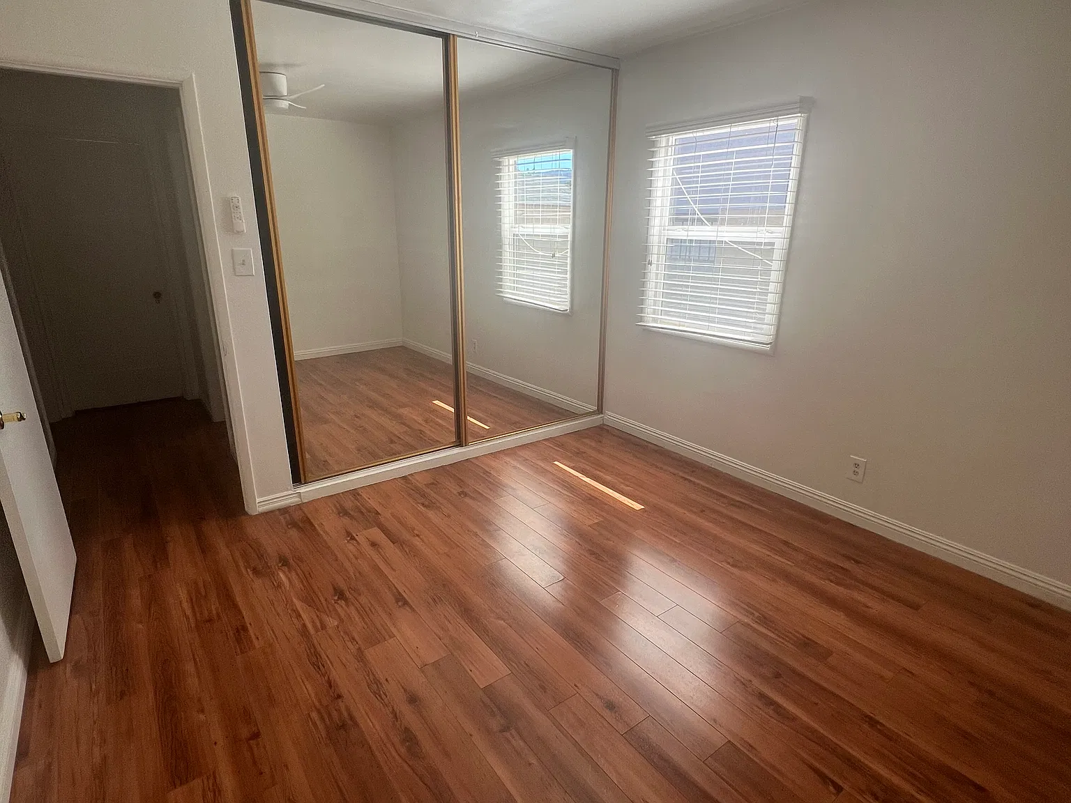 1 bed, 700 sqft, $2,056 — Photo 2