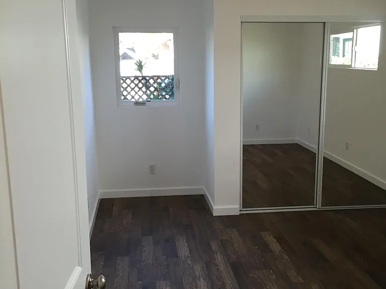 6119 Burwood Ave — Photo 9