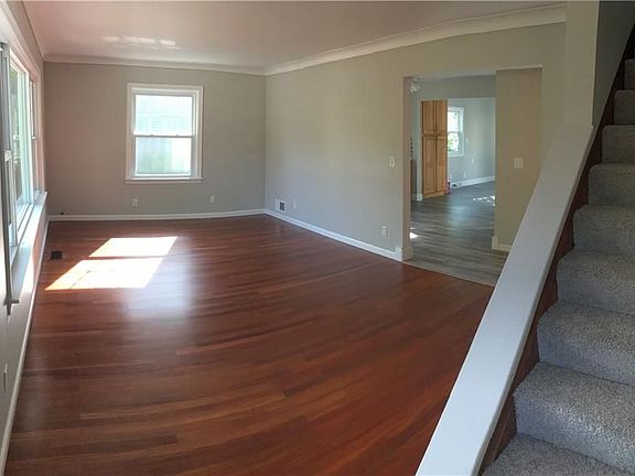 5th image of 509 E Indiana Ave