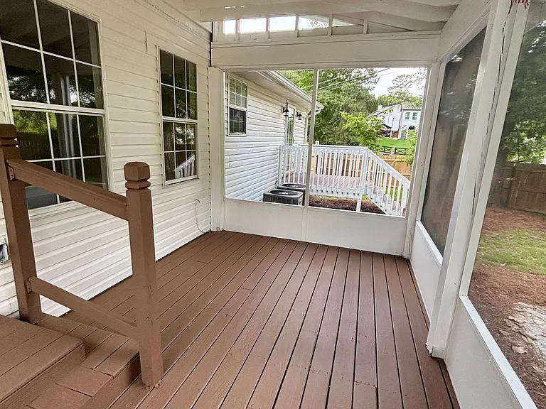 Screened in porch