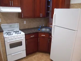 Rented by Maximus Realty Group