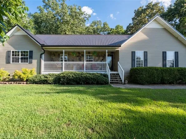 471 Oakland Dr SE, Calhoun, GA 30701