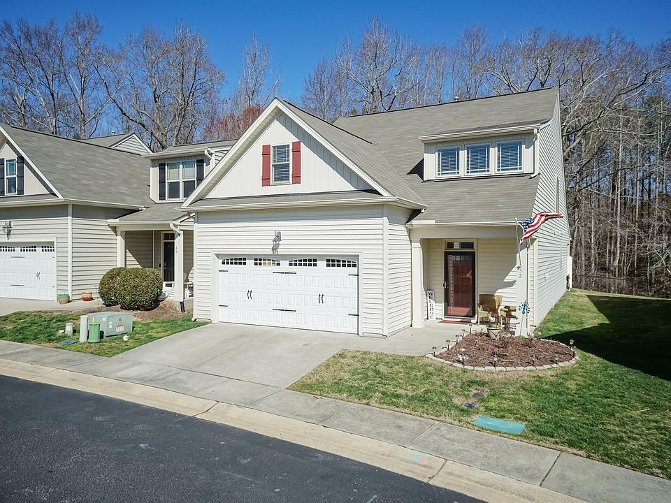 1st image of 32 Ashby Dr