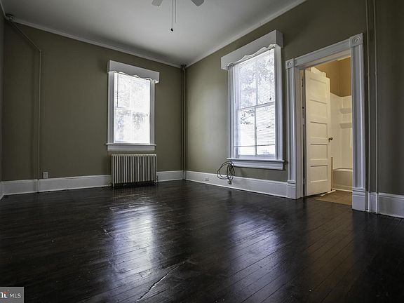 4th image of 1114 Prince Edward St APT 1