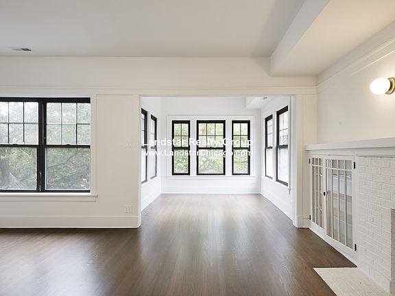 3rd image of 6331 N Wayne Ave #3