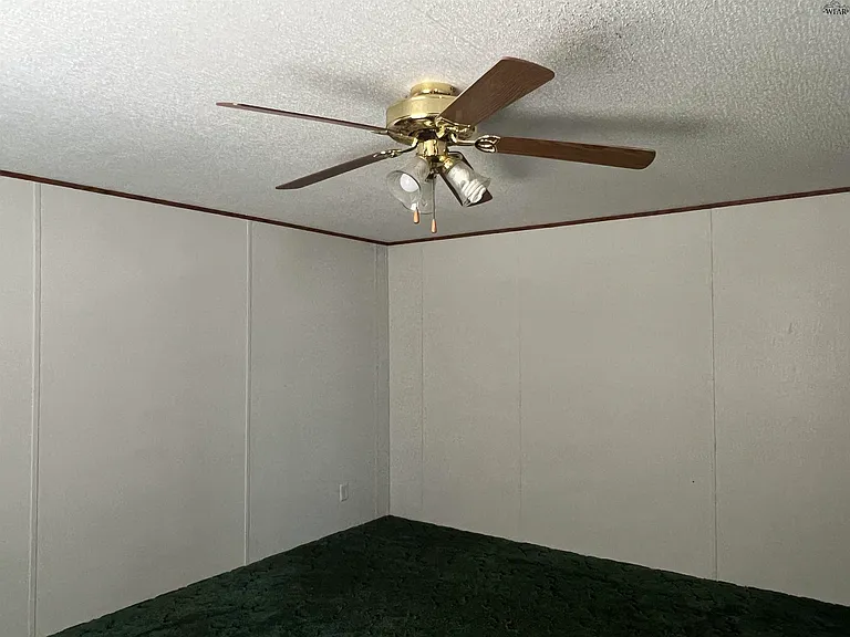 601 S Crockett St — Photo 11