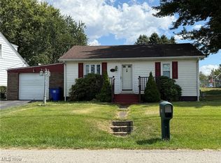 106 N Surry Rd, East Liverpool, OH 43920