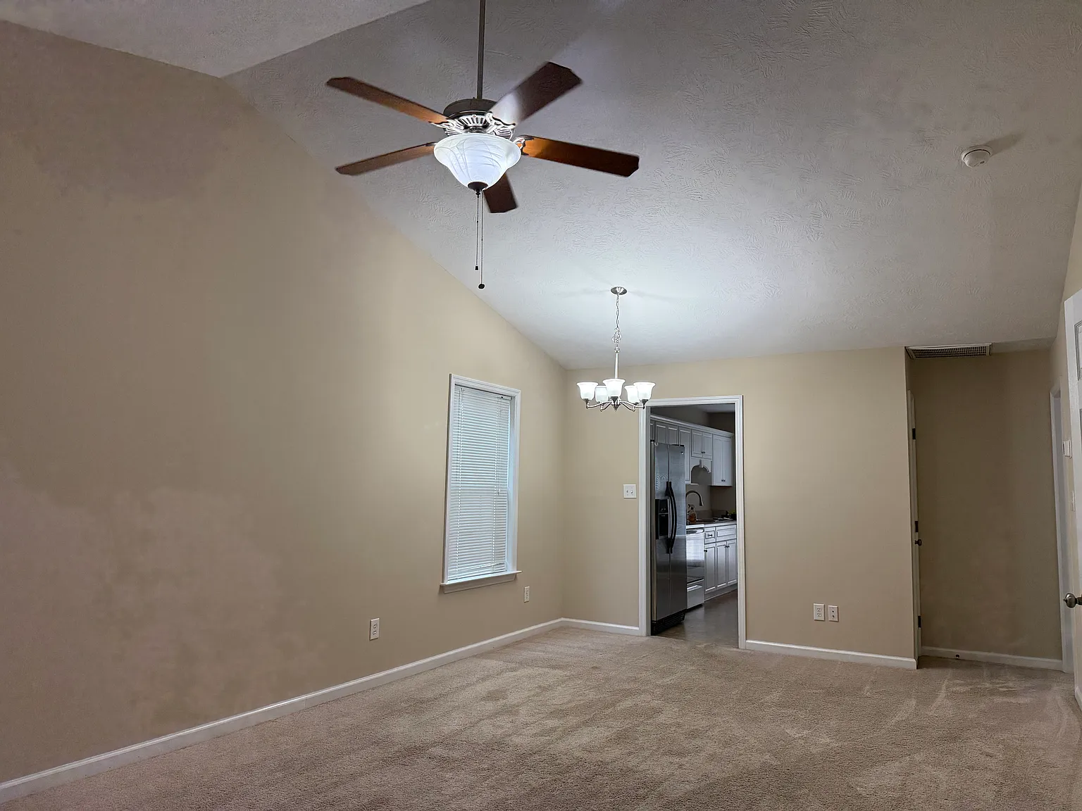 2 bed, 1092 sqft, $1,300 — Photo 2