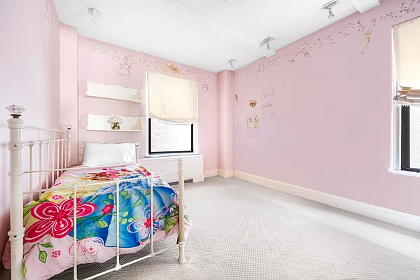 Sold by Compass | media 6