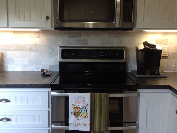Under-cabinet kitchen lighting