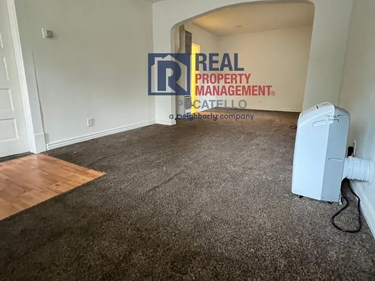 341 S Hayes Ave — Photo 9