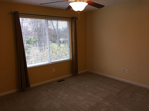3rd image of 9498 Greenery Ct
