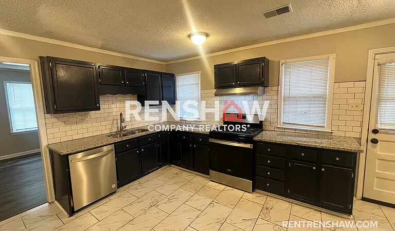 3822 Maid Marian Ln — Photo 6