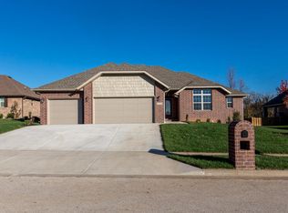 1508 Broken Rock Ave, Springfield, MO 65807