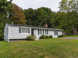 10 Karen Blvd, Newtown, CT 06470