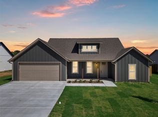 416 Redbud Ln, Tolar, TX 76476