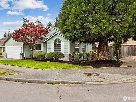 2nd image of 8707 Sebastian Drive NE
