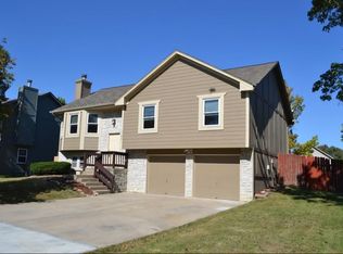 1142 E Frontier Dr, Olathe, KS 66062