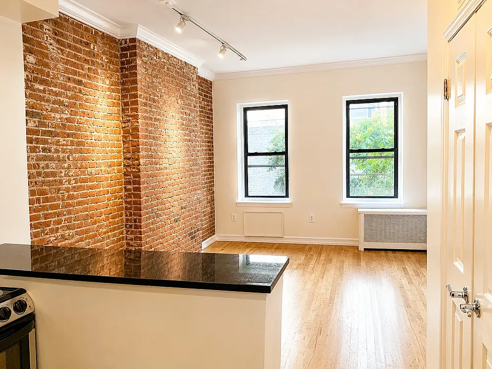 906 Amsterdam Ave #5C