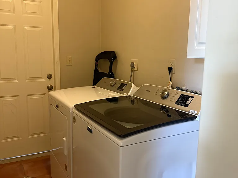 2801 SW 38th Ct — Photo 9