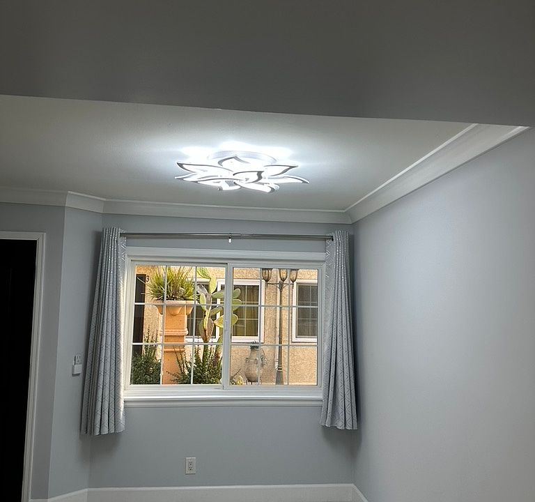 Dining Room Lotus Light With Remote