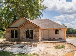 199 Fitzpatrick St, Elmore, AL 36025