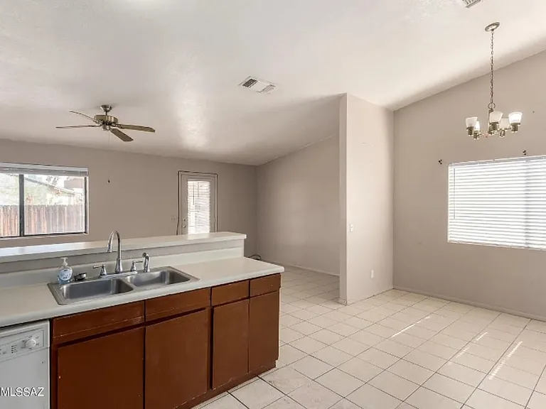1940 W Chardonnay Dr — Photo 7