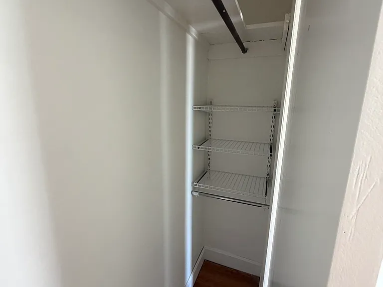 35 Catherine St #1 — Photo 10