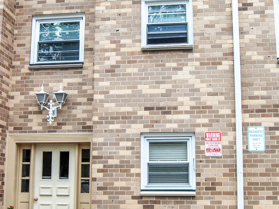 1st image of 165 Cromwell Ave APT 1C