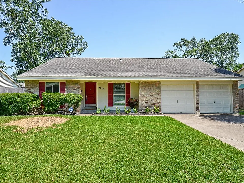 9238 Rockhurst Dr
