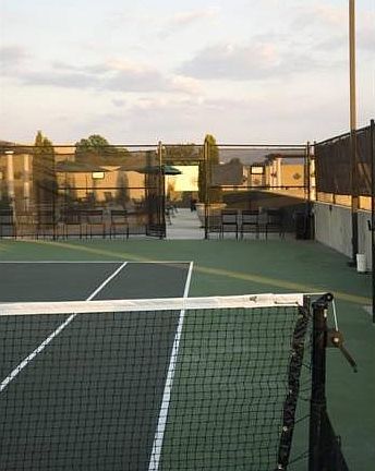 Grills, tennis, dog run, clubhouse, gym